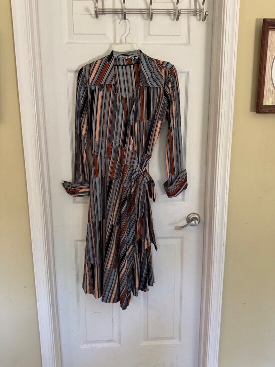 Unknown Dresses & Skirts - 70s Vintage Striped Wrap Dress Cuffs Neutral Brown Blue Tan Stripes Stretchy 16